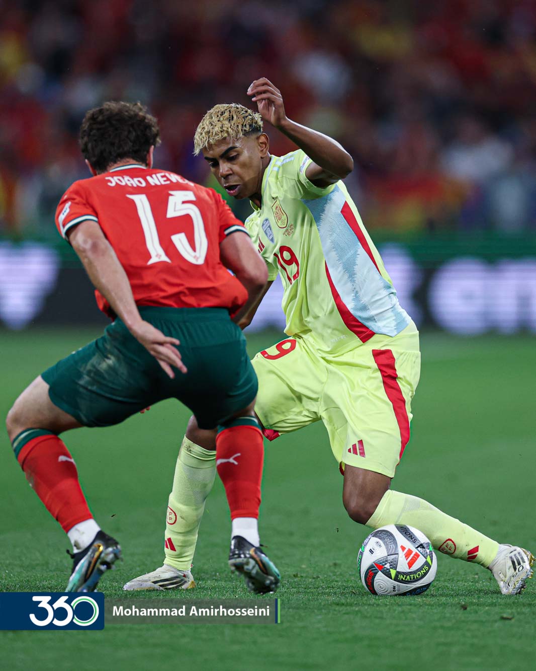 عکس رونالدو با جام لیگ ملت های اروپا