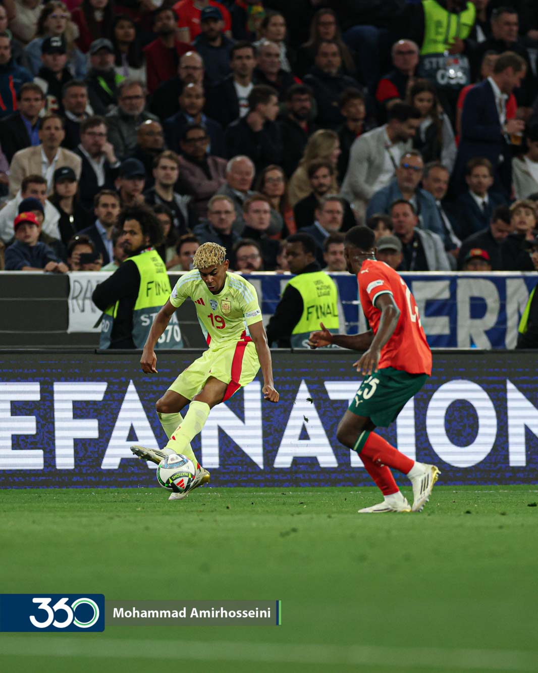 عکس رونالدو با جام لیگ ملت های اروپا