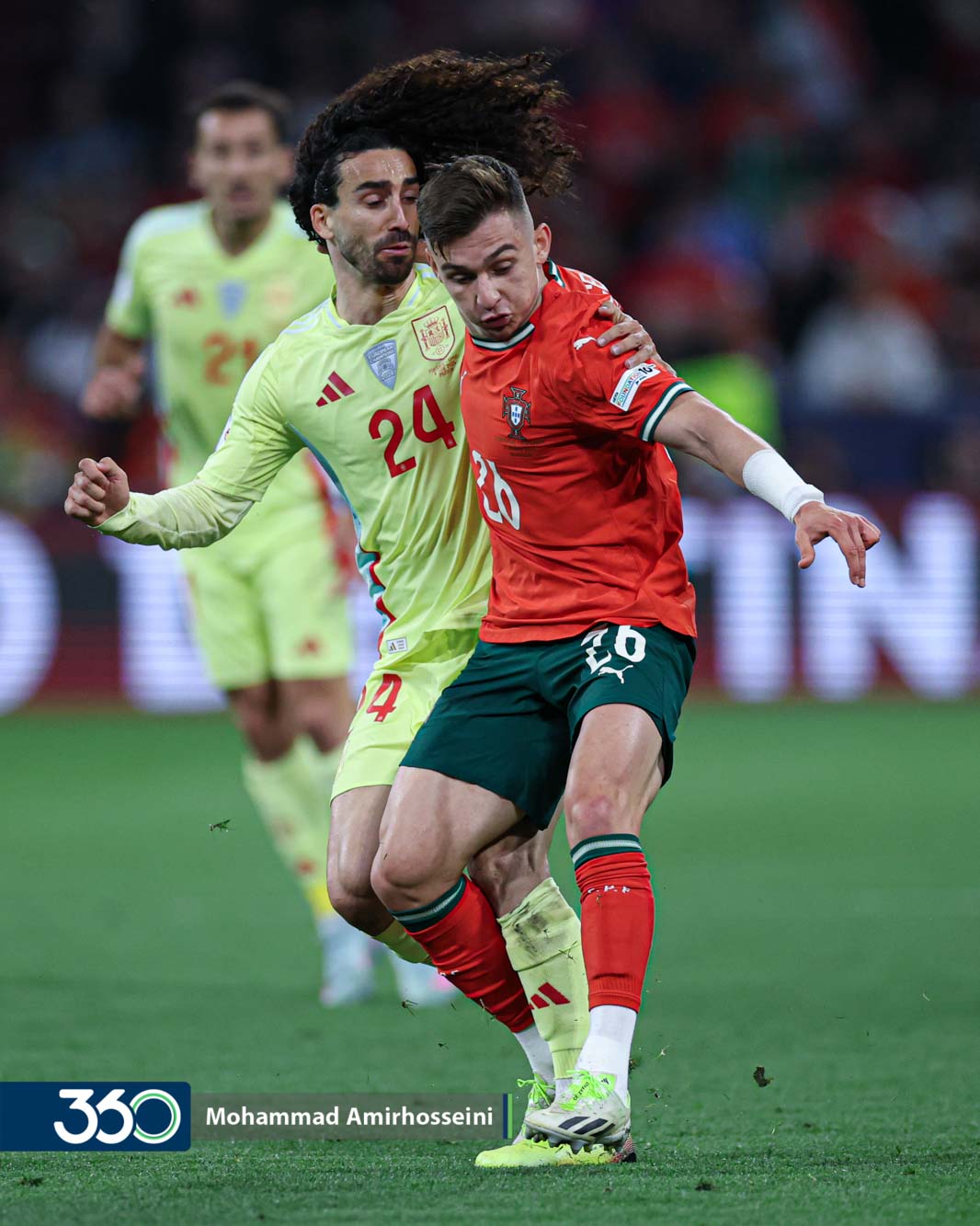 عکس رونالدو با جام لیگ ملت های اروپا