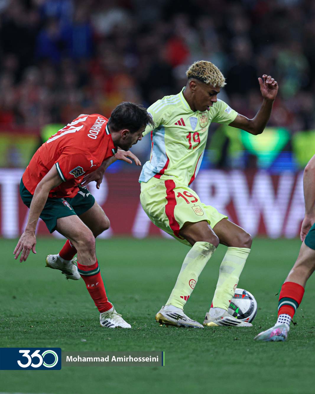 عکس رونالدو با جام لیگ ملت های اروپا