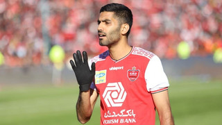 دو پیشنهاد روی میز انصاری؛ مدافع اسبق پرسپولیسی‌ها برمی‌گردد؟