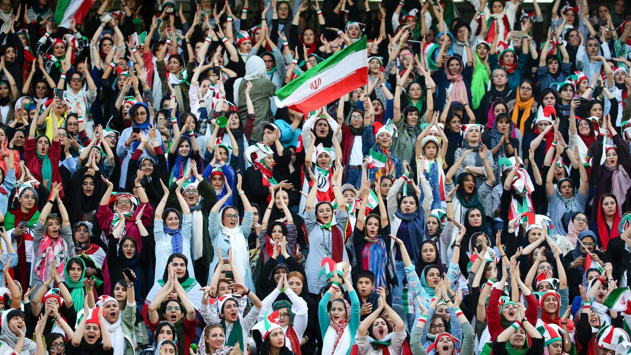 خبرهای ویژه از دوئل دوستانه؛ ایران-روسیه در حضور زنان در آزادی