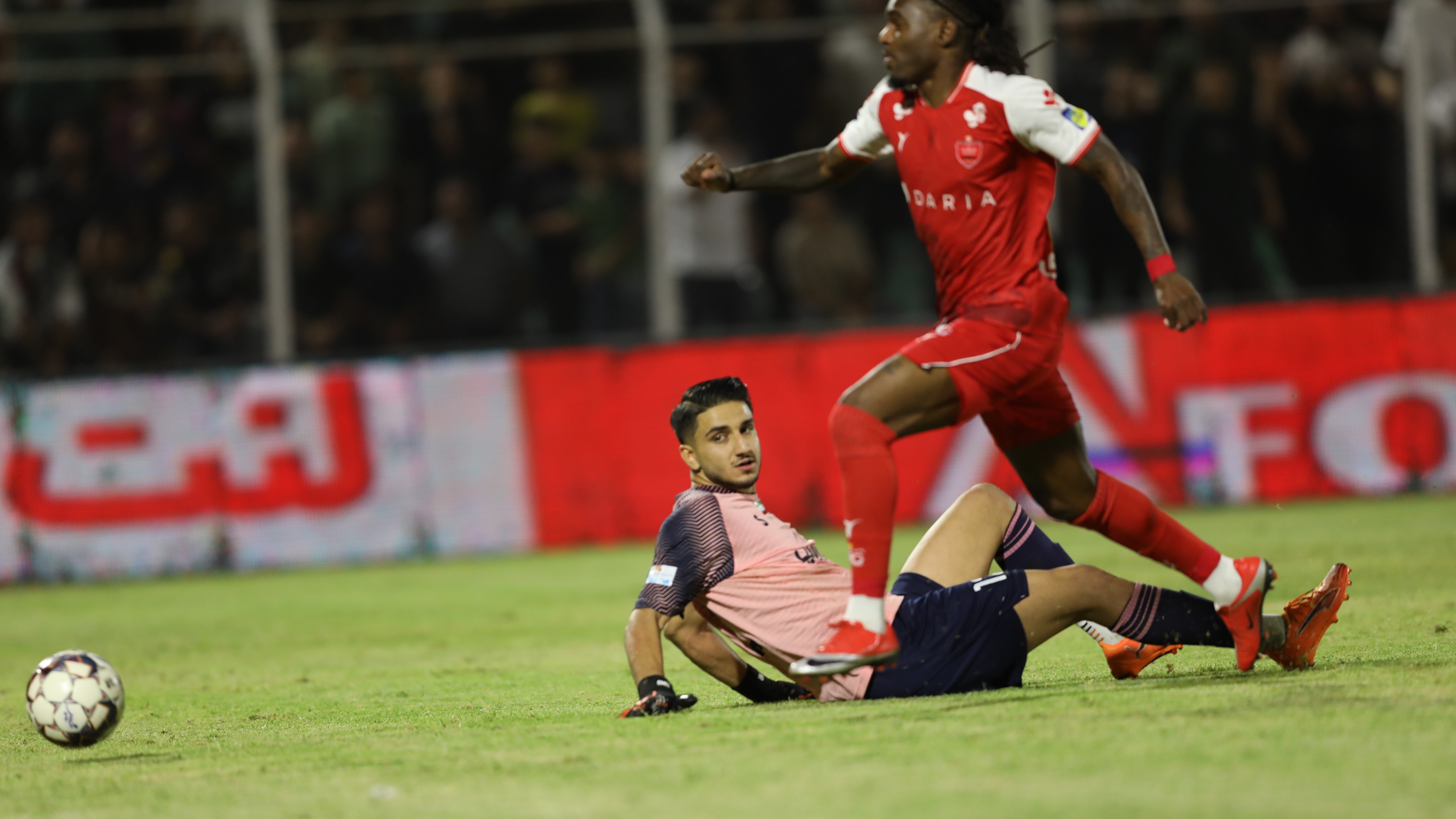 خیبر 0-0 پرسپولیس؛ صدر به رنگ سرخ