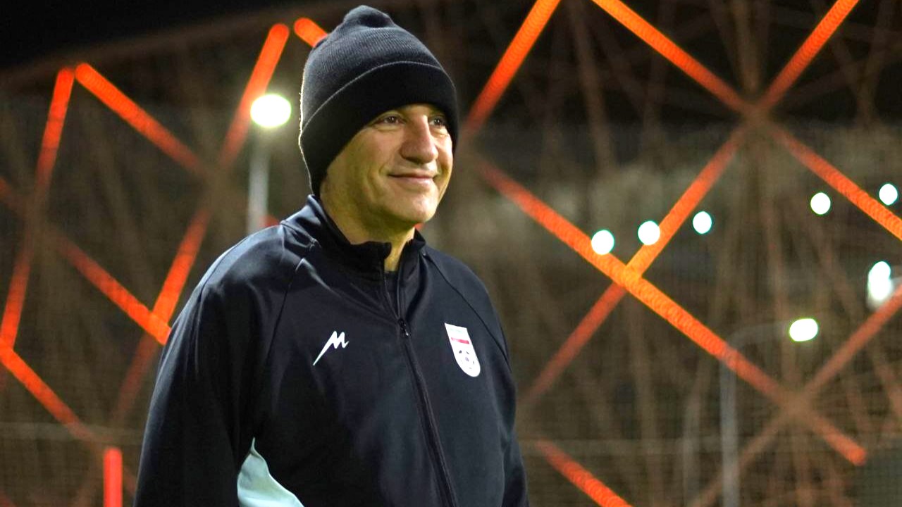 بعد از محقق شدن جوان‌گرایی و فوتبال تماشاگرپسند؛ قلعه‌نویی در پی تعطیل کردن کشور