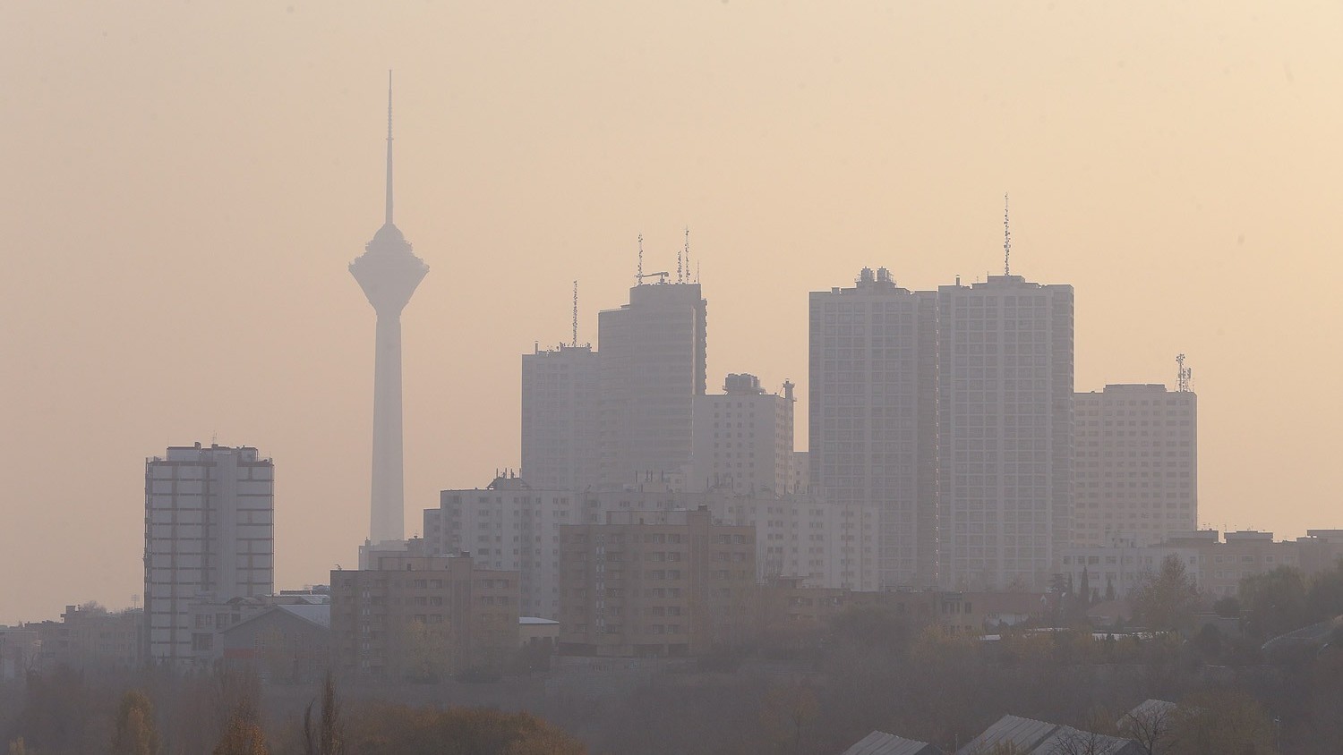 استقلال - الوصل، آلودگی هوا و تعطیلی بازی؛ فعلاً همه‌چیز طبق برنامه!