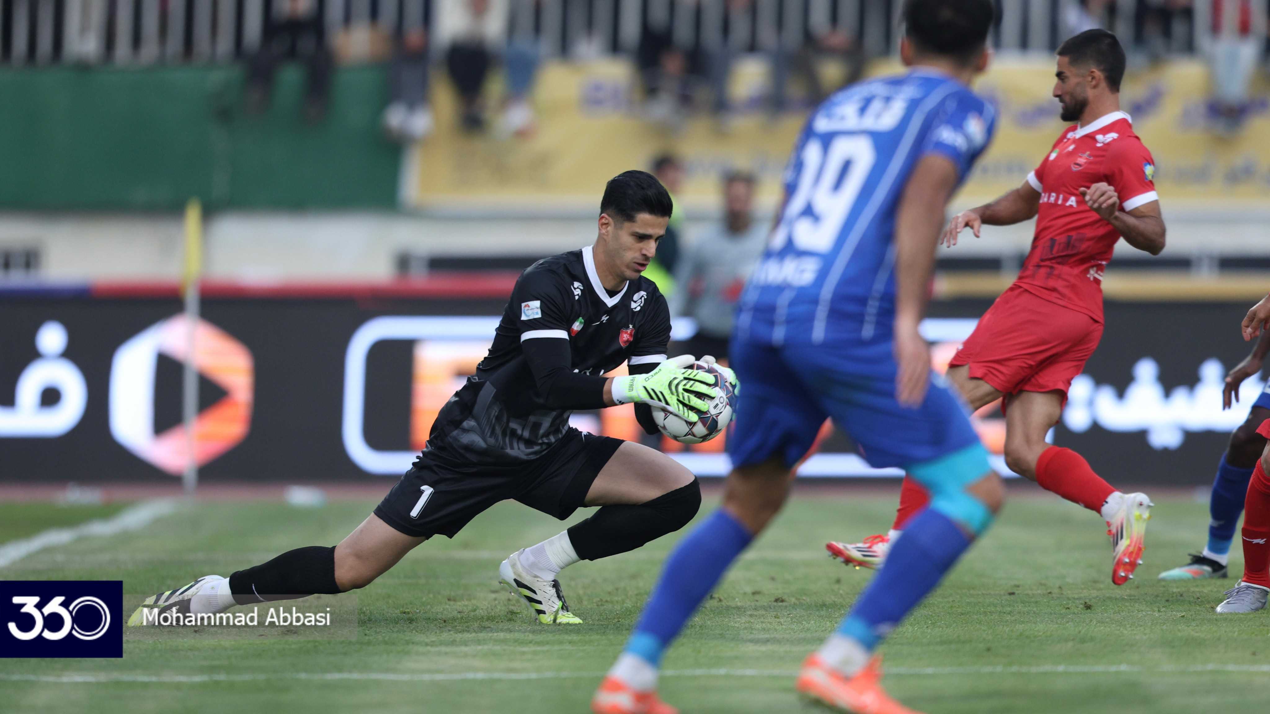 راهی که استقلال و رقبا برای «پیام» هموار کردند؛ «بفرما دستکش طلا!»