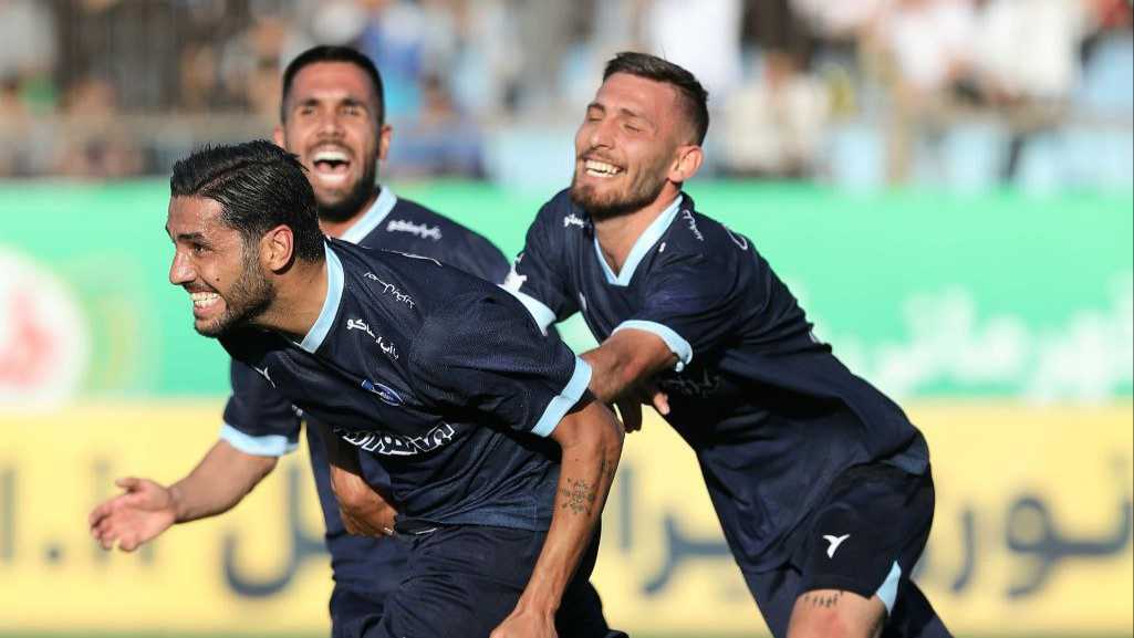 آریو جا ماند، فجر آماده قهرمانی شد؛ امیدهای صنعت‌نفت، سوخت