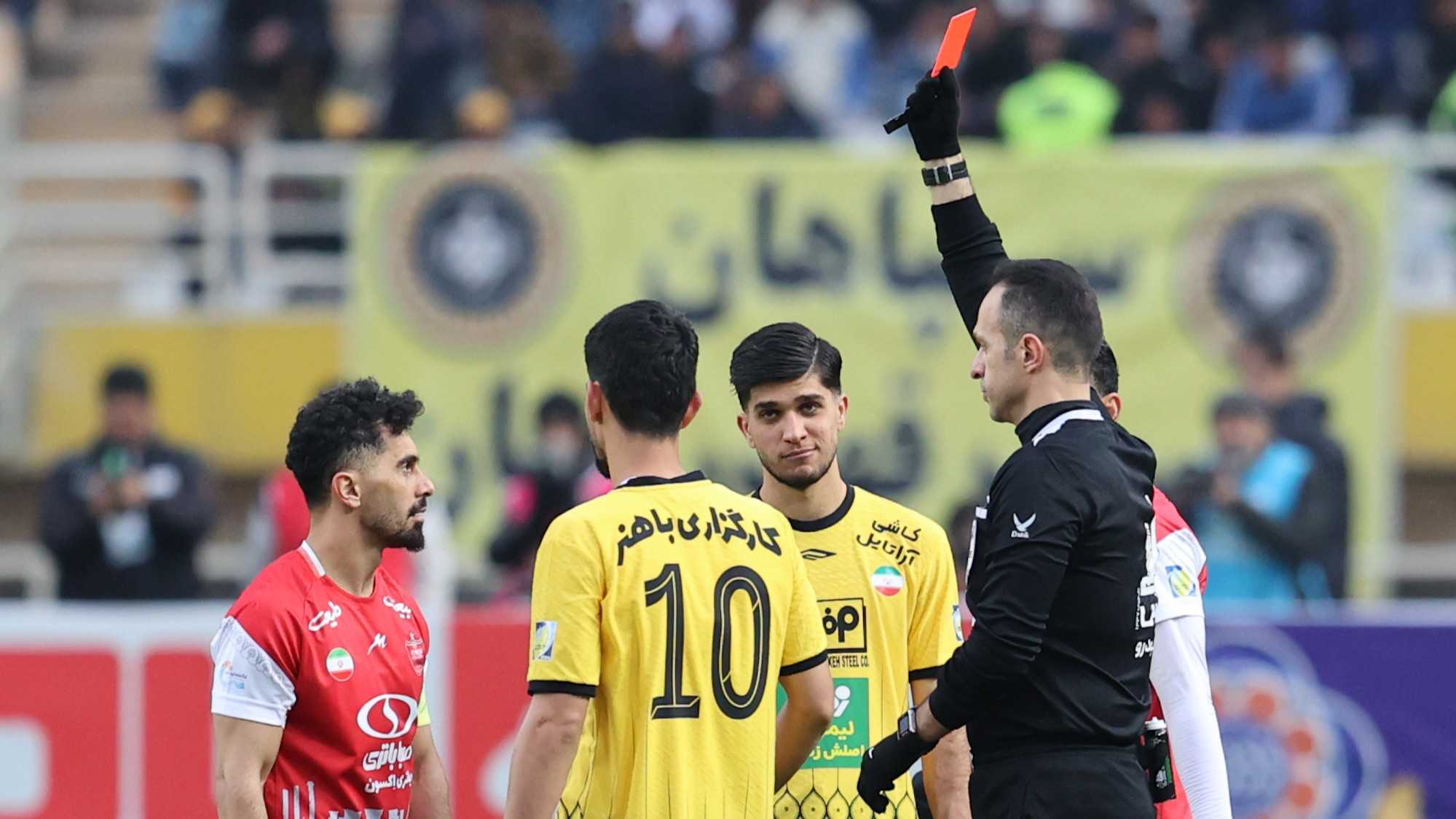 واکنش کلاتنبرگ به صحنه‌های جنجالی نبرد سپاهان - پرسپولیس؛ اخراج‌ها اشتباه بود، قبل از گل خطا نشد!