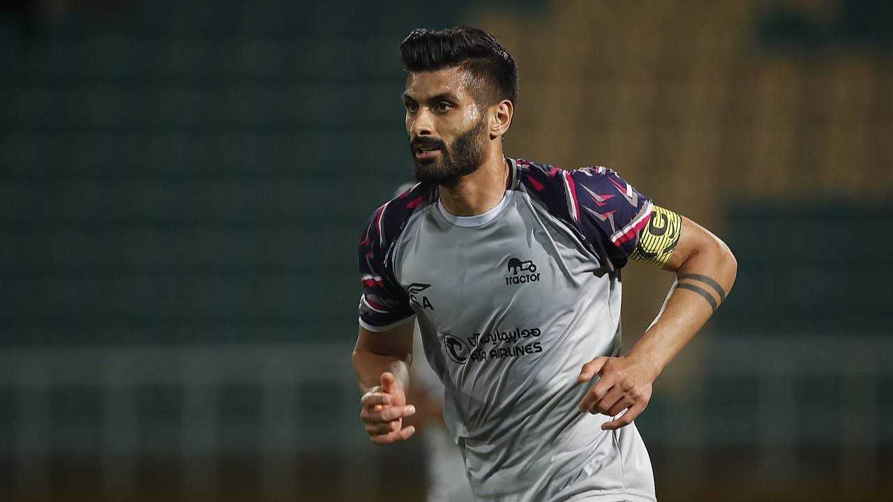 آینده مبهم مدافع سابق پرسپولیس؛ آقایی در راه سیرجان؟