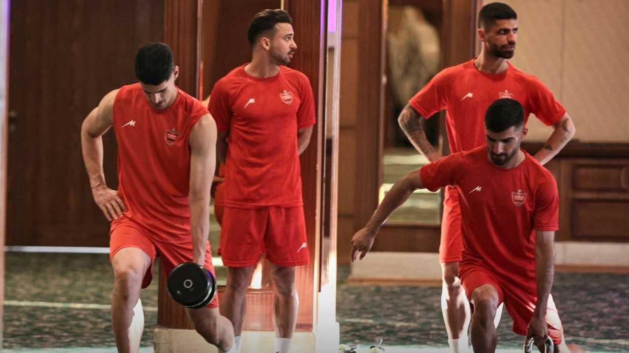 اولین فرمان وحید هاشمیان؛ اردوی پرسپولیس تمدید شد